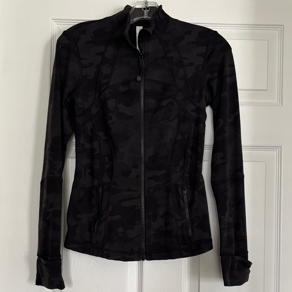 Lululemon Define Jacket Black Camo - new without tag!